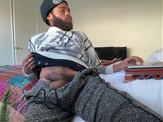 Jerking thick cock in sweats Mount Men Rock Mercury Masturbation
